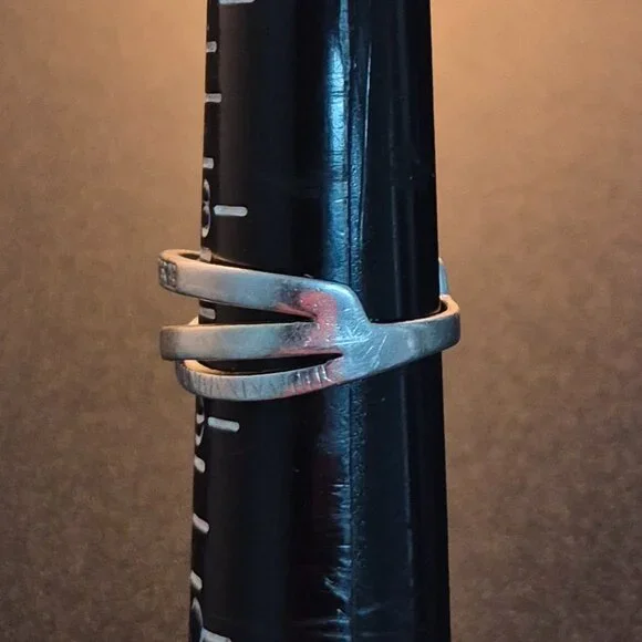 IDEAURE  925 silver ring with Elegant Crisscross Zirconia Size 9 - Picture 4 of 6